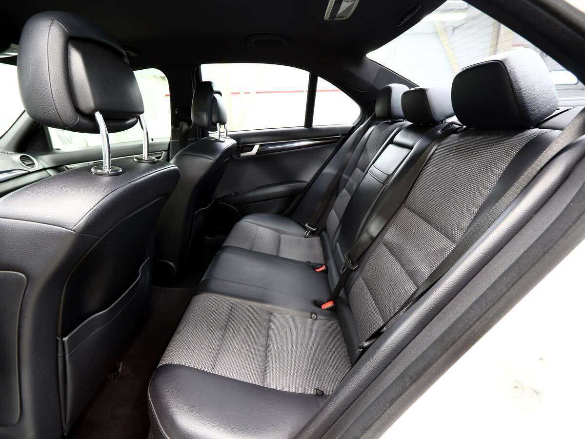 Б/У Мерседес-Бенц Ц-Класс 2012 года. Фото: #9