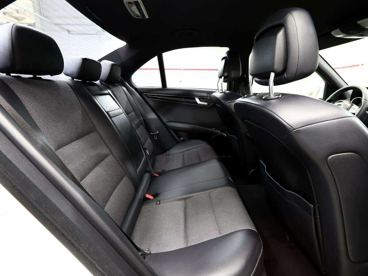 Б/У Мерседес-Бенц Ц-Класс 2012 года. Фото: #13