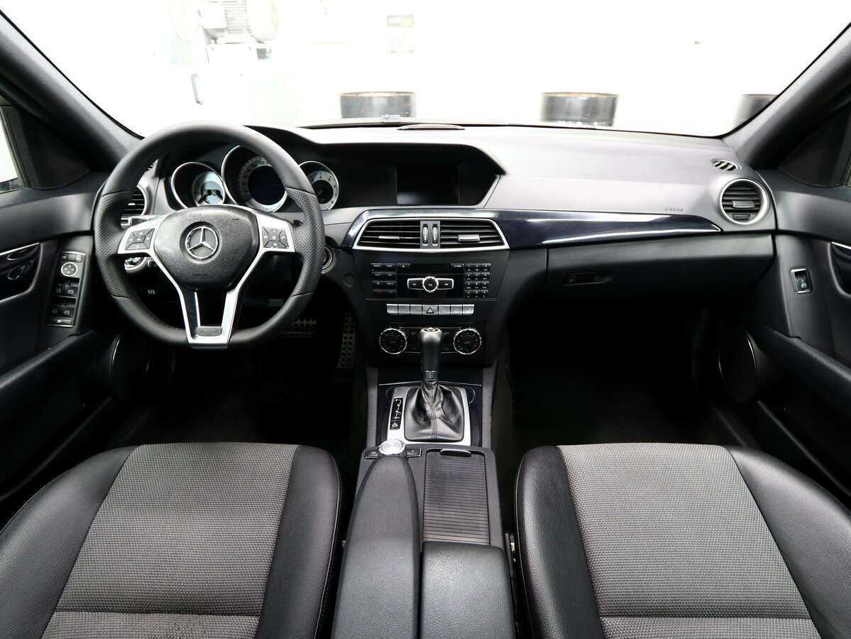 Б/У Мерседес-Бенц Ц-Класс 2012 года. Фото: #14