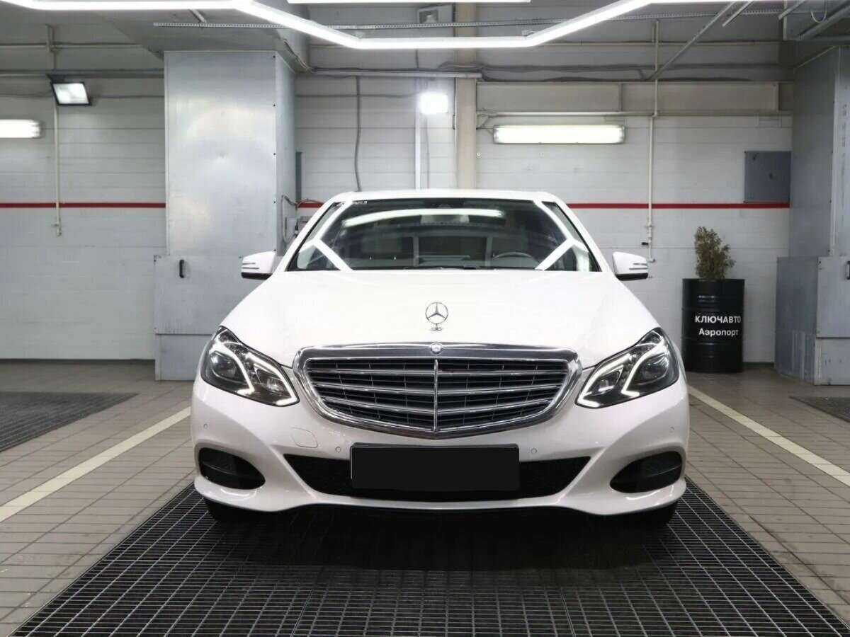 Б/У Мерседес-Бенц Е-Класс 2014 года. Фото: #1