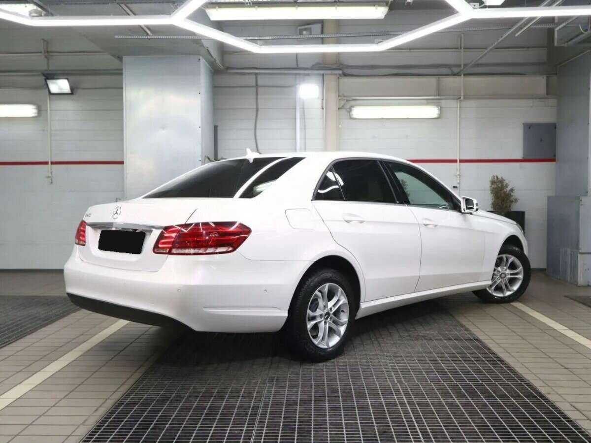 Б/У Мерседес-Бенц Е-Класс 2014 года. Фото: #4