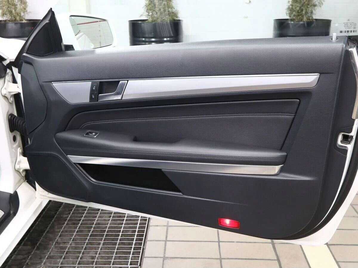 Б/У Мерседес-Бенц Е-Класс 2013 года. Фото: #15