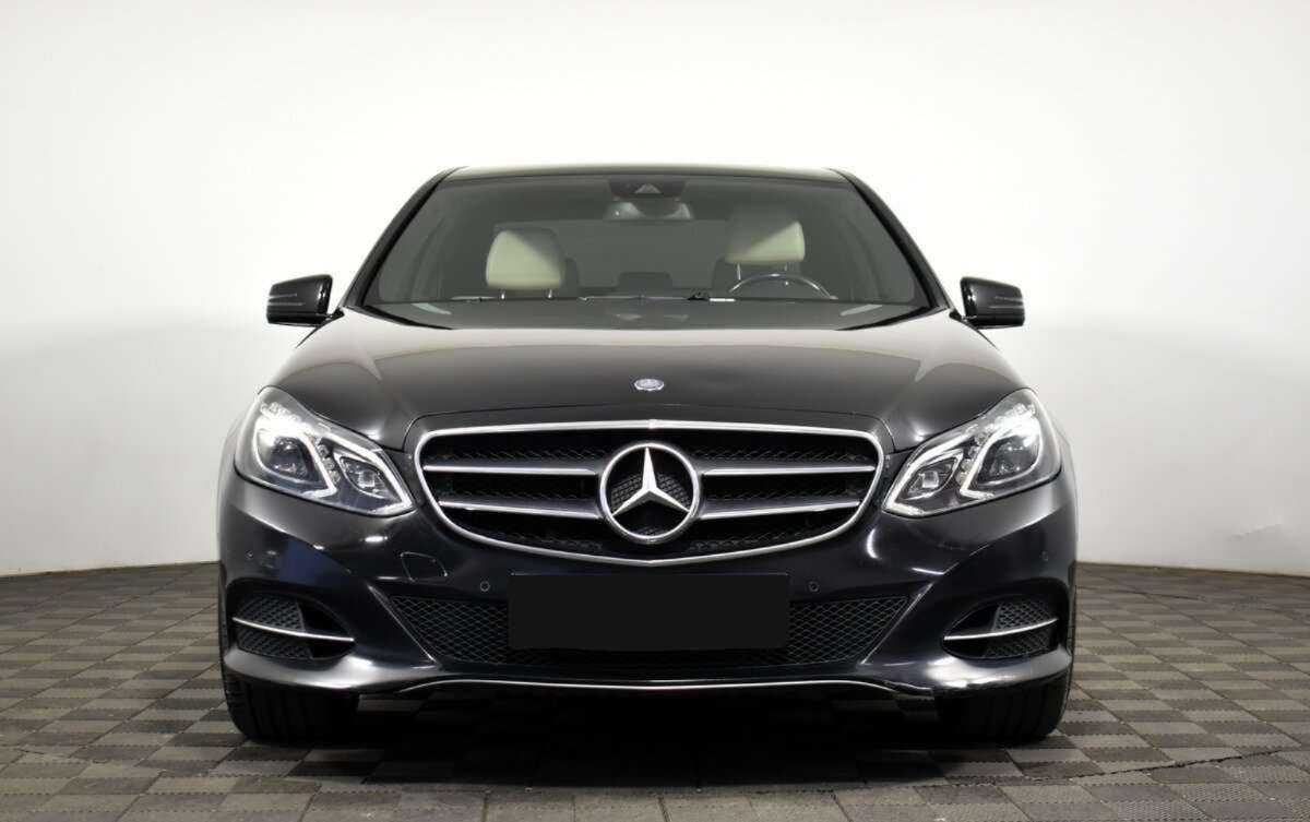 Б/У Мерседес-Бенц Е-Класс 2013 года. Фото: #1