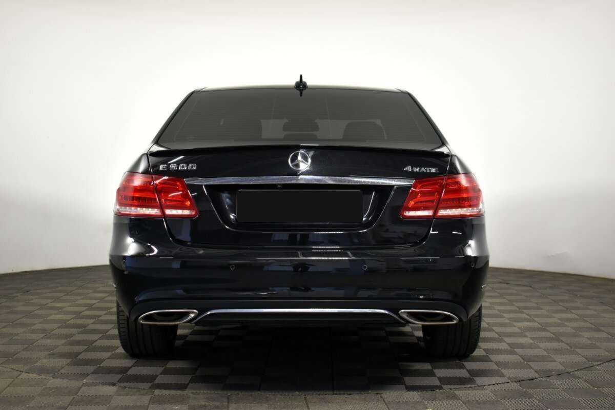 Б/У Мерседес-Бенц Е-Класс 2013 года. Фото: #4