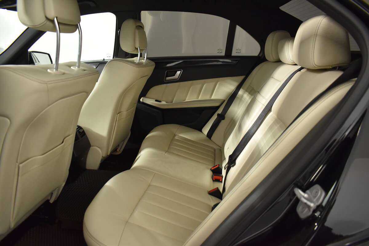 Б/У Мерседес-Бенц Е-Класс 2013 года. Фото: #8