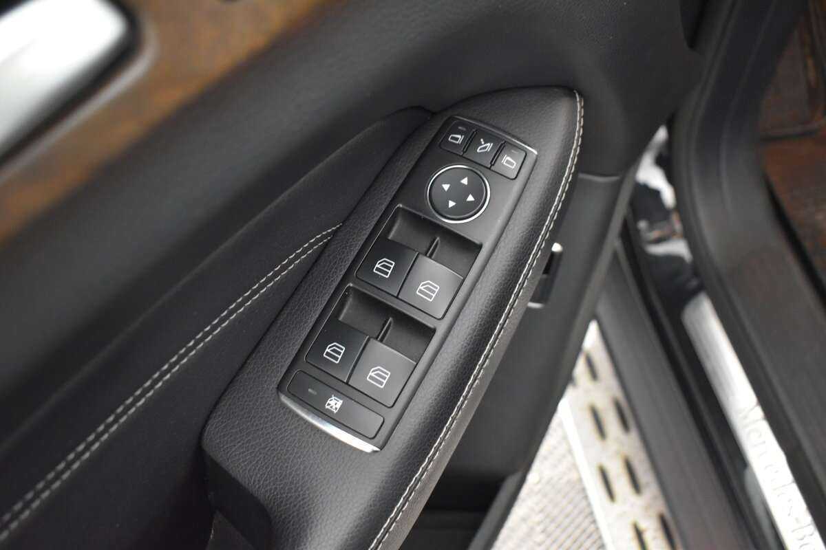 Б/У Мерседес-Бенц М-Класс 2013 года. Фото: #8