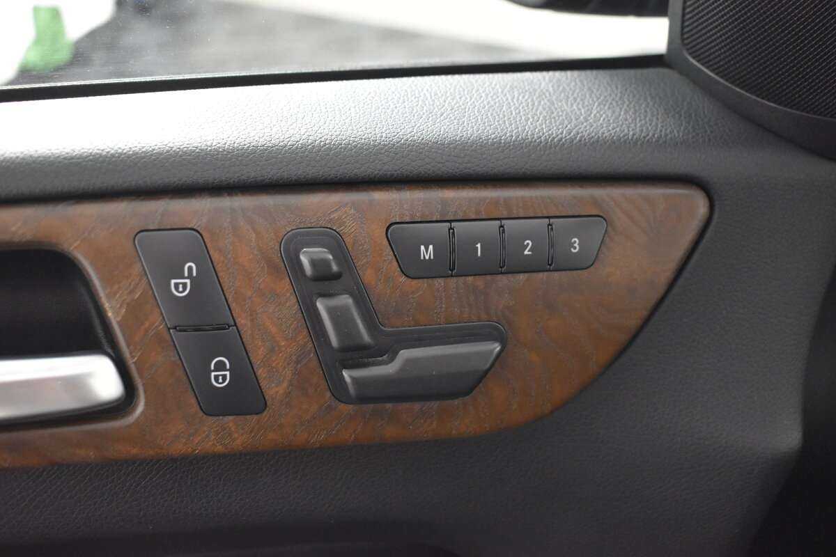 Б/У Мерседес-Бенц М-Класс 2013 года. Фото: #9