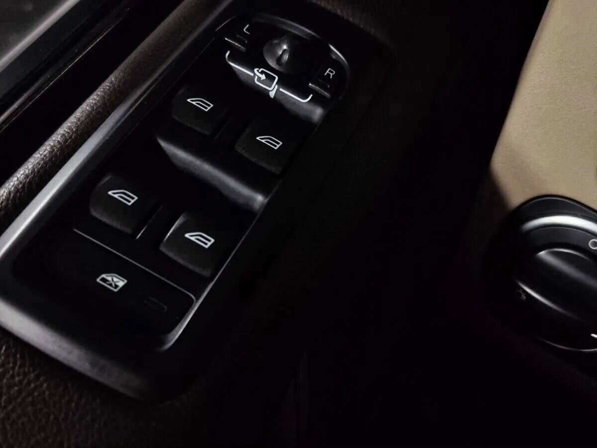 Б/У Лэнд Ровер Дискавери 2014 года. Фото: #17