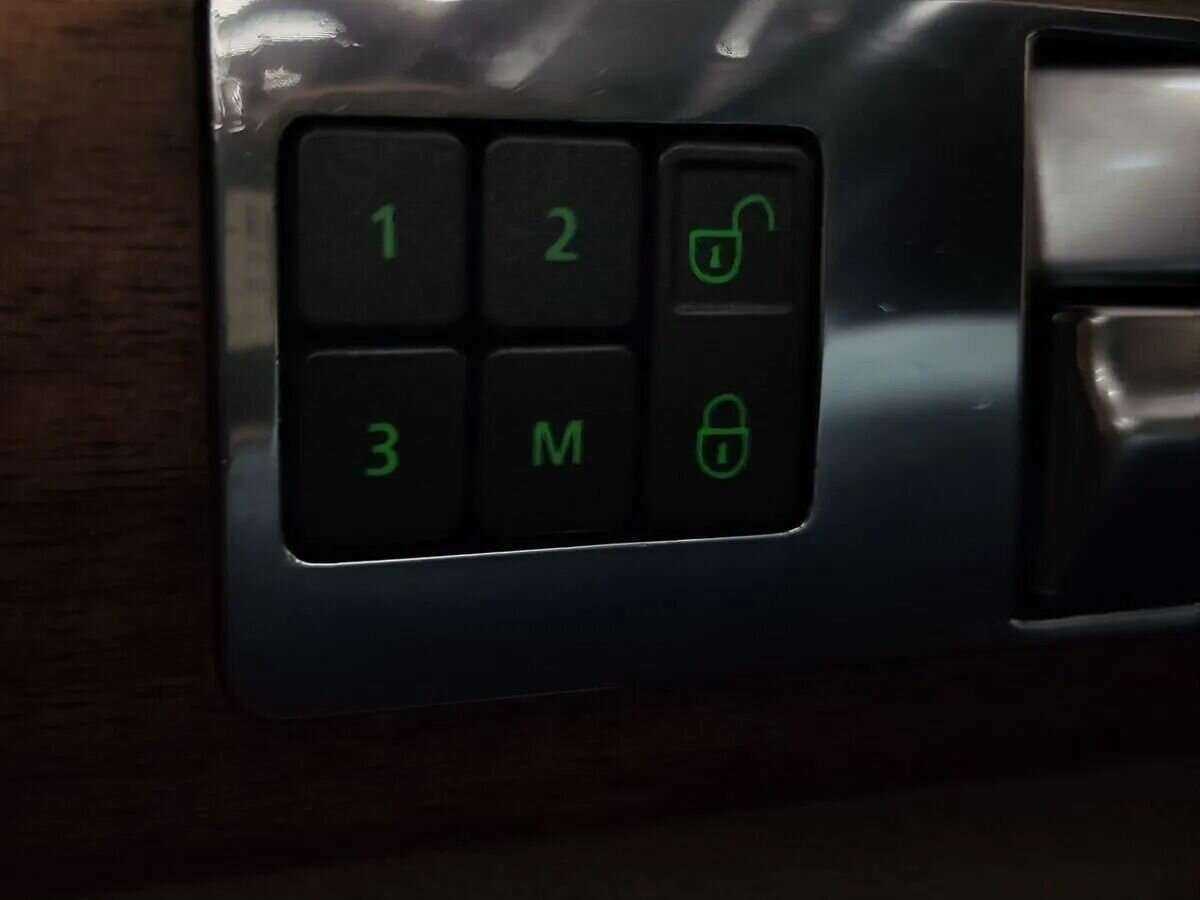 Б/У Лэнд Ровер Дискавери 2014 года. Фото: #18