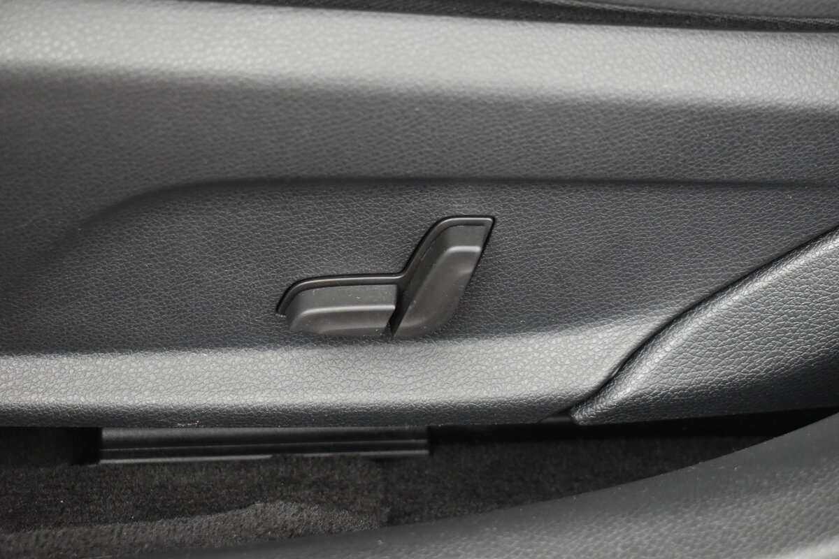 Б/У Мерседес-Бенц Ц-Класс 2019 года. Фото: #9