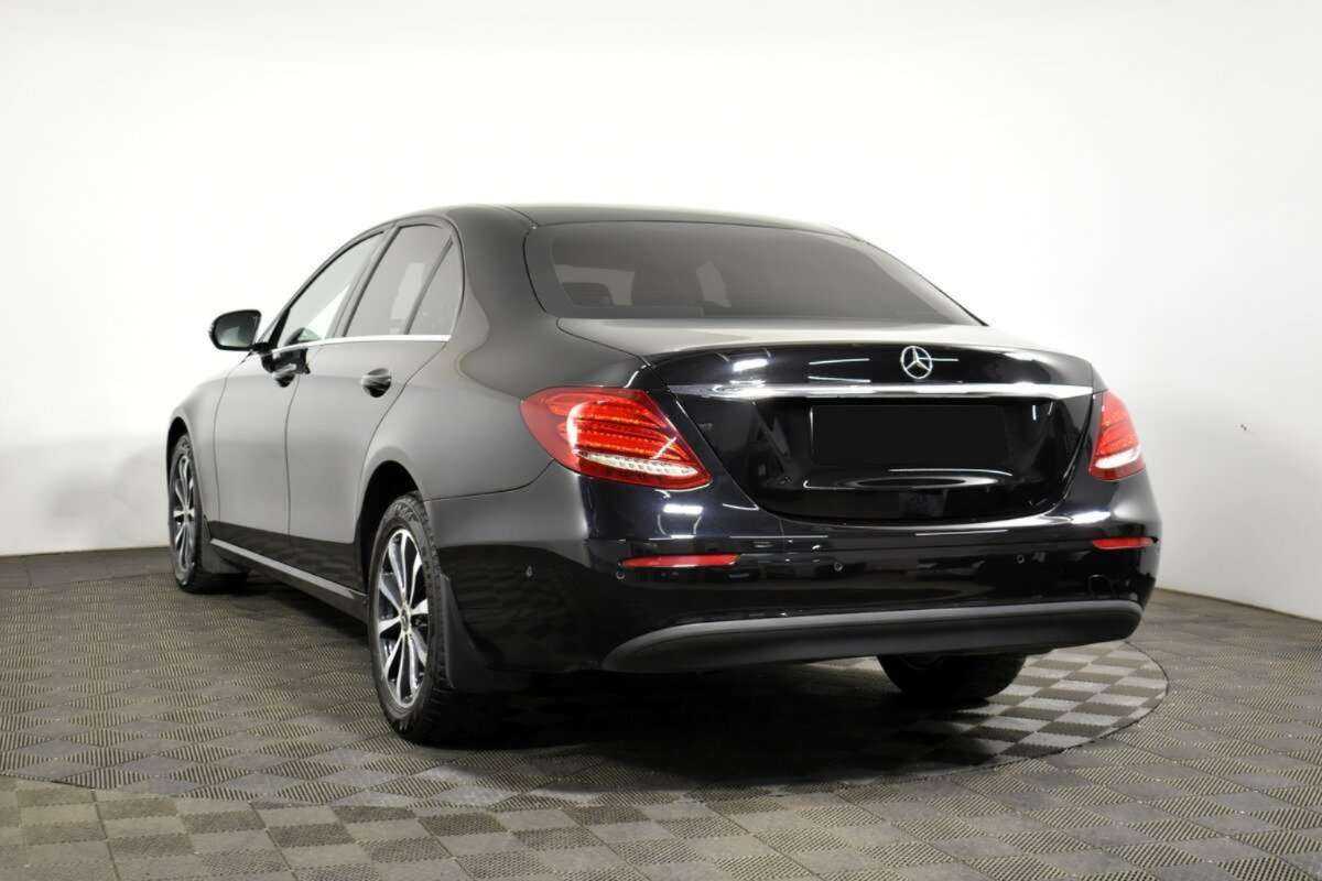 Б/У Мерседес-Бенц Е-Класс 2018 года. Фото: #5