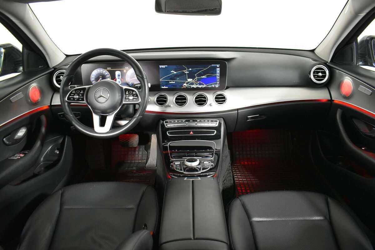 Б/У Мерседес-Бенц Е-Класс 2018 года. Фото: #9