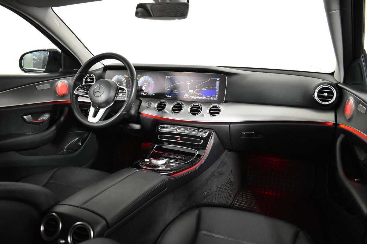 Б/У Мерседес-Бенц Е-Класс 2018 года. Фото: #10