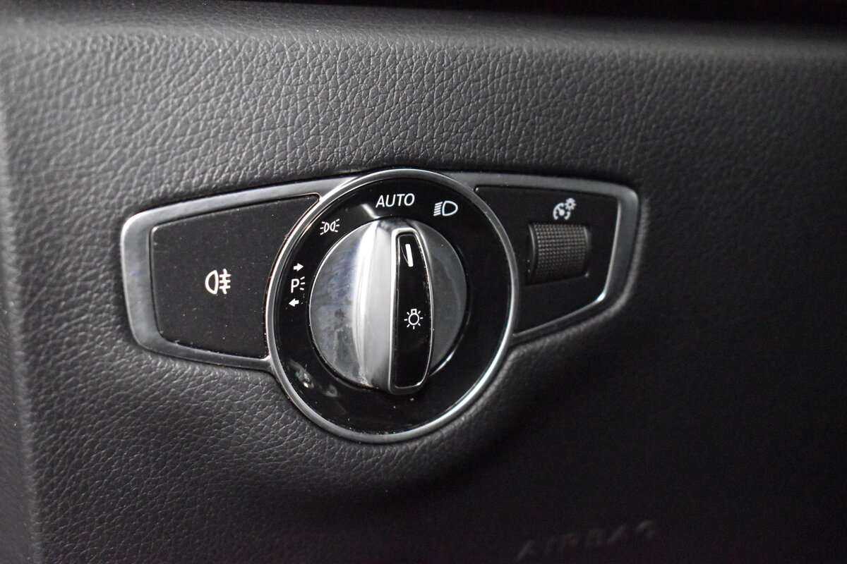 Б/У Мерседес-Бенц Е-Класс 2018 года. Фото: #19