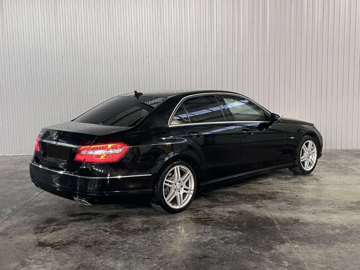 Б/У Мерседес-Бенц Е-Класс 2012 года. Фото: #3