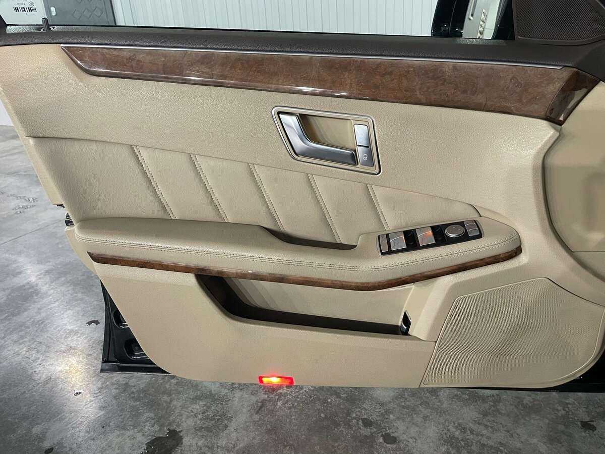 Б/У Мерседес-Бенц Е-Класс 2012 года. Фото: #7