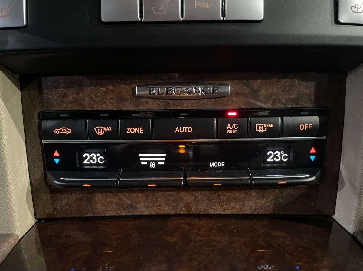 Б/У Мерседес-Бенц Е-Класс 2012 года. Фото: #11