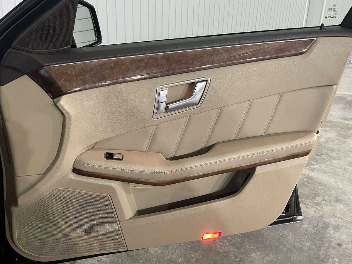 Б/У Мерседес-Бенц Е-Класс 2012 года. Фото: #14