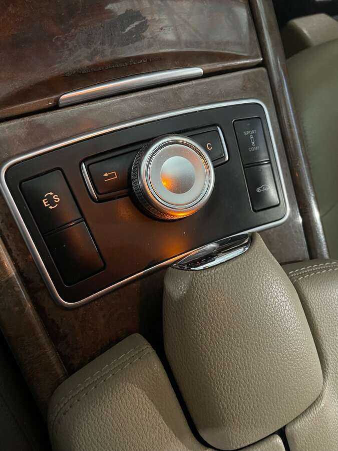 Б/У Мерседес-Бенц Е-Класс 2012 года. Фото: #15