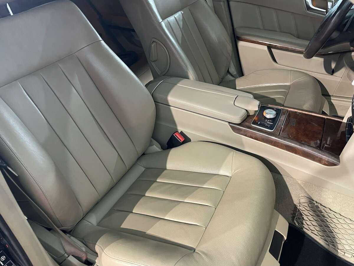 Б/У Мерседес-Бенц Е-Класс 2012 года. Фото: #17