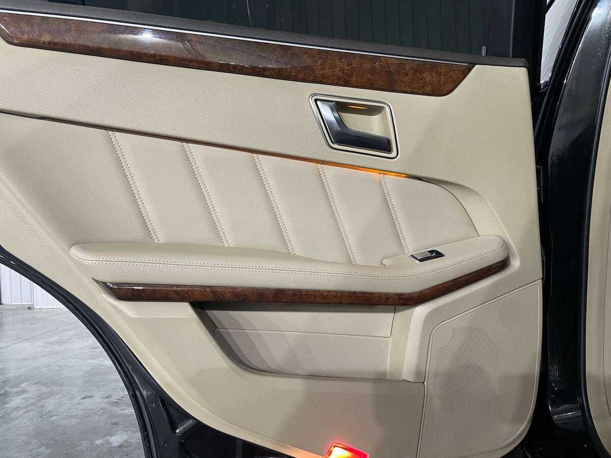 Б/У Мерседес-Бенц Е-Класс 2012 года. Фото: #18