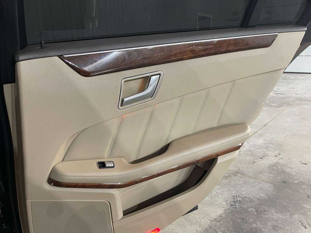 Б/У Мерседес-Бенц Е-Класс 2012 года. Фото: #21