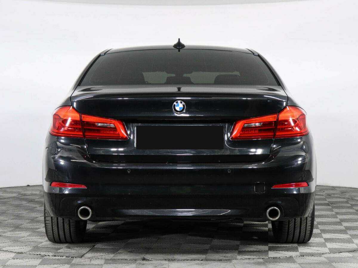 Б/У БМВ 5 серии 2017 года. Фото: #3