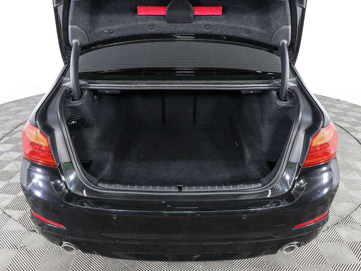 Б/У БМВ 5 серии 2017 года. Фото: #8