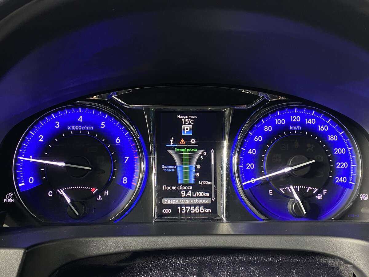 Б/У Тойота Камри 2017 года. Фото: #10