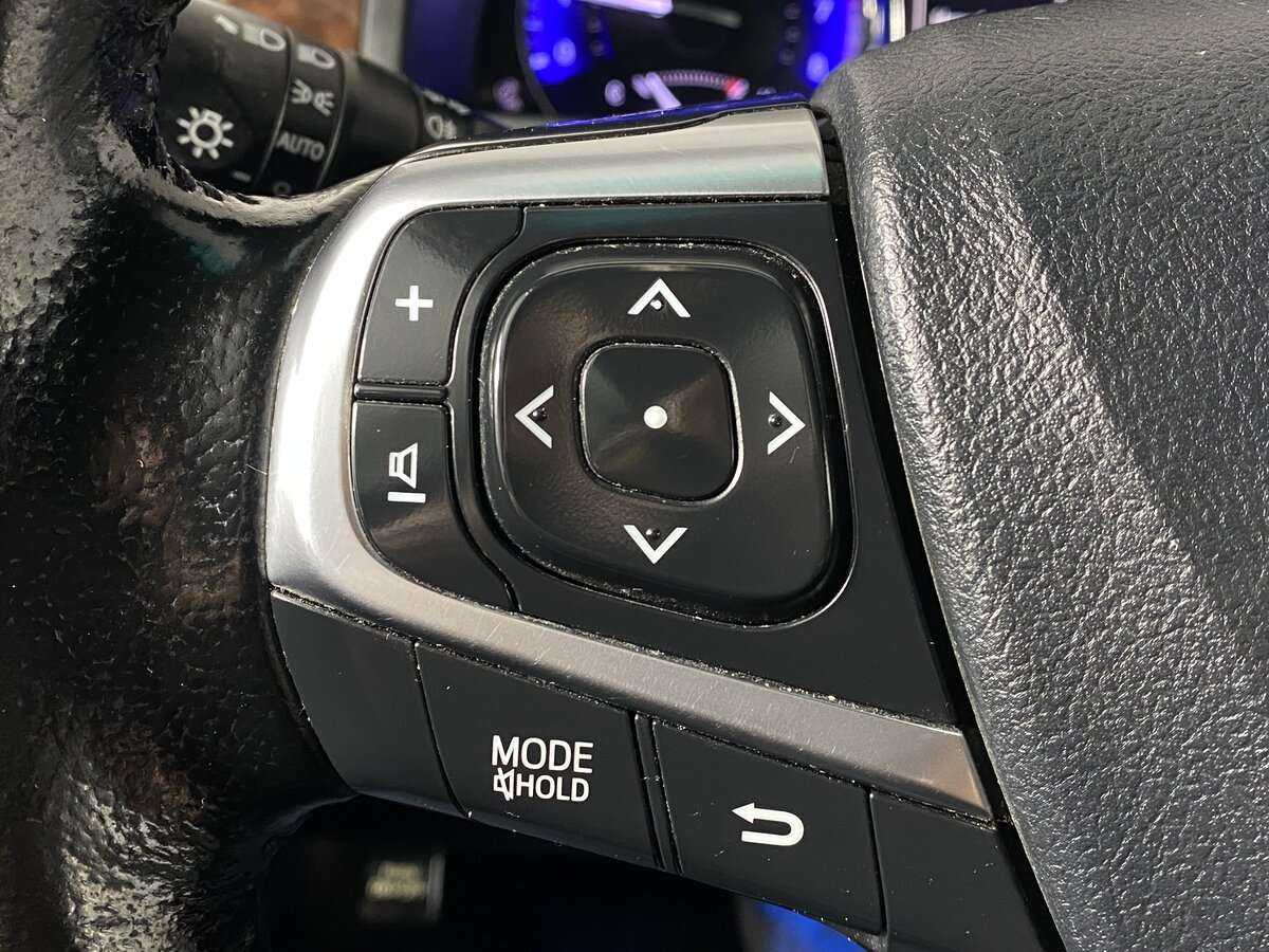 Б/У Тойота Камри 2017 года. Фото: #18