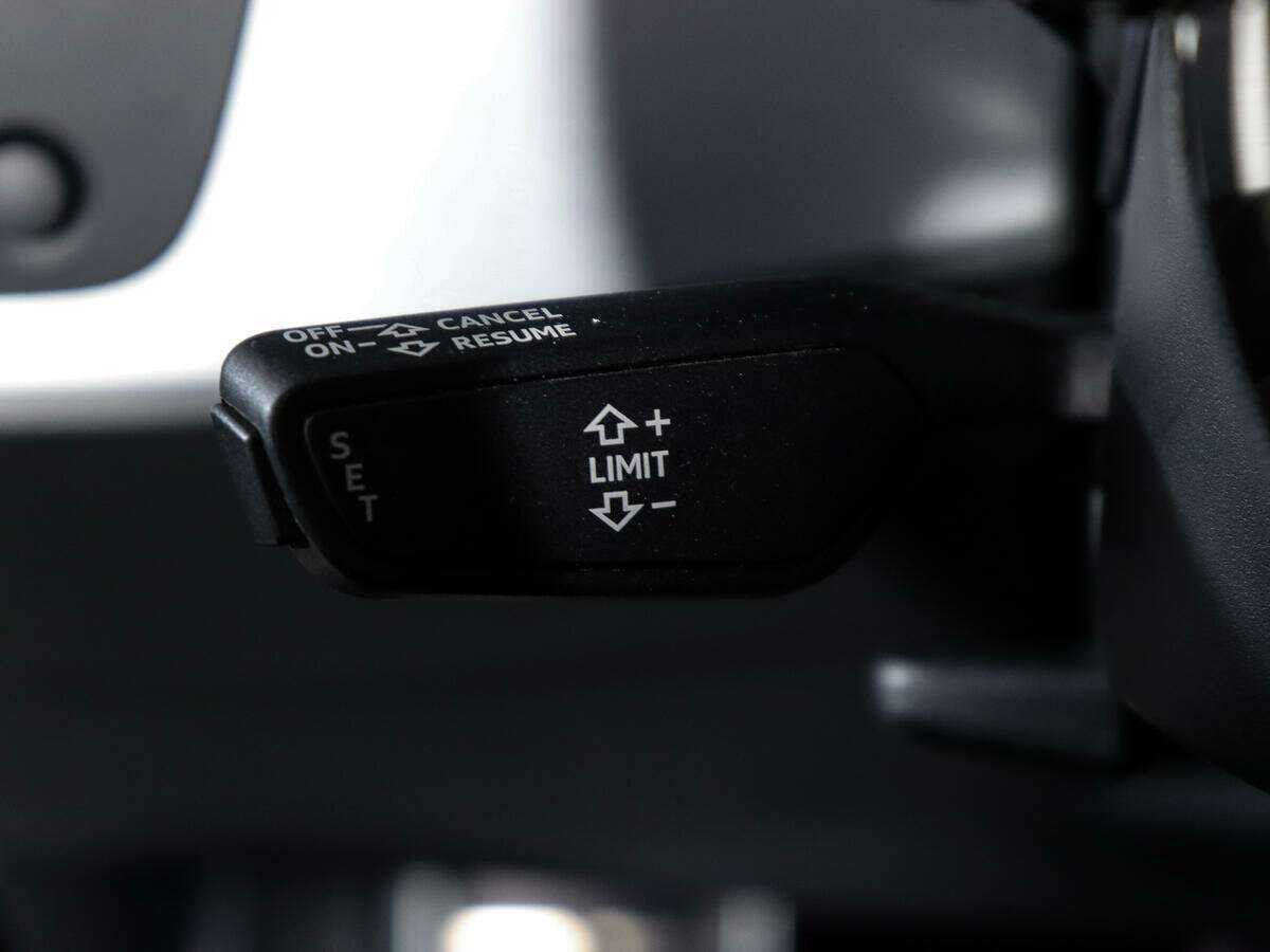 Б/У Ауди А4 2017 года. Фото: #18