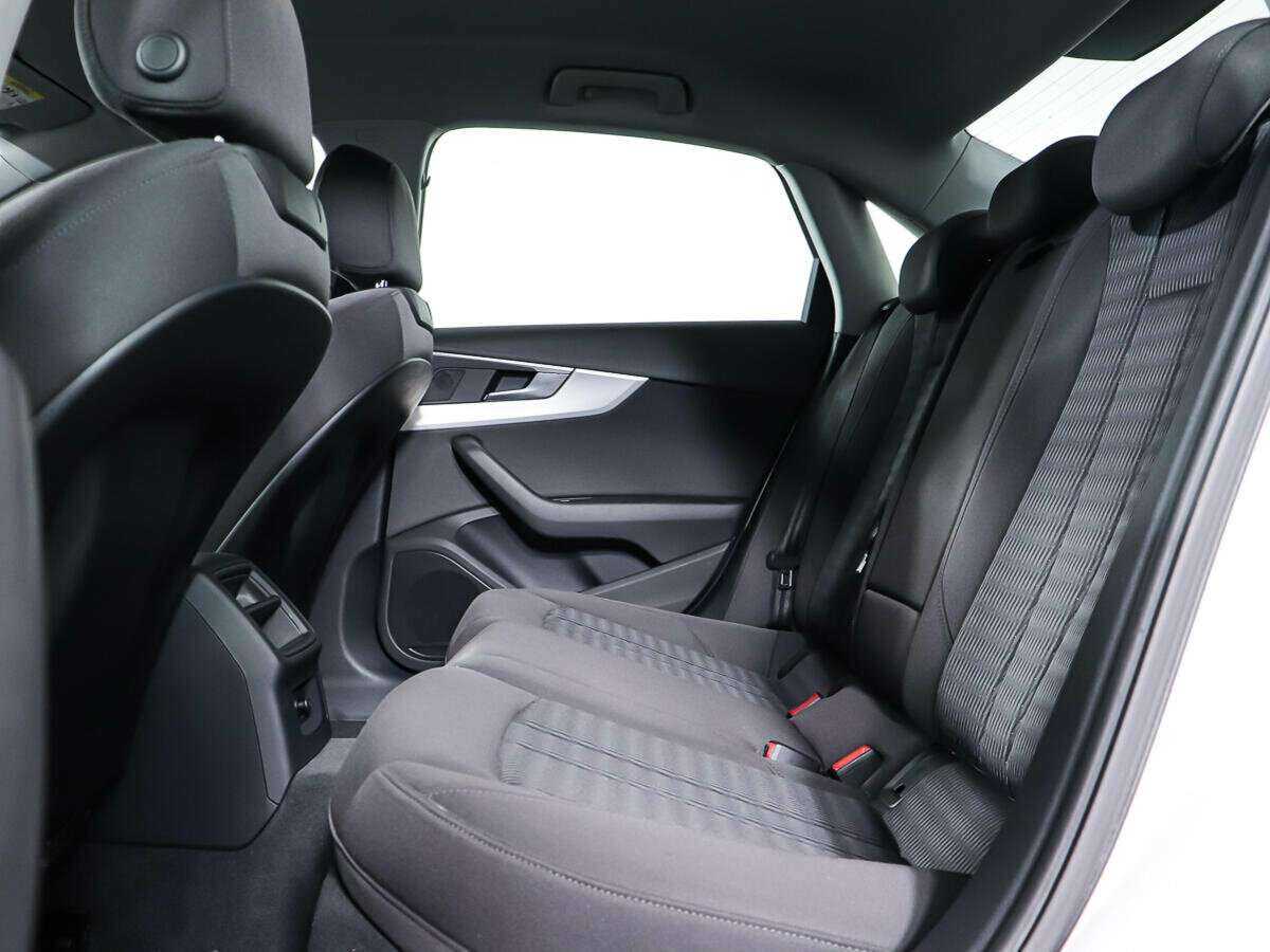 Б/У Ауди А4 2015 года. Фото: #9