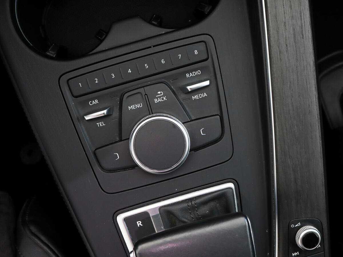 Б/У Ауди А4 2019 года. Фото: #9