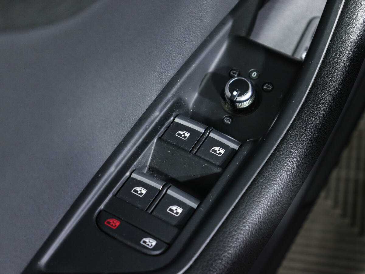 Б/У Ауди А4 2017 года. Фото: #13