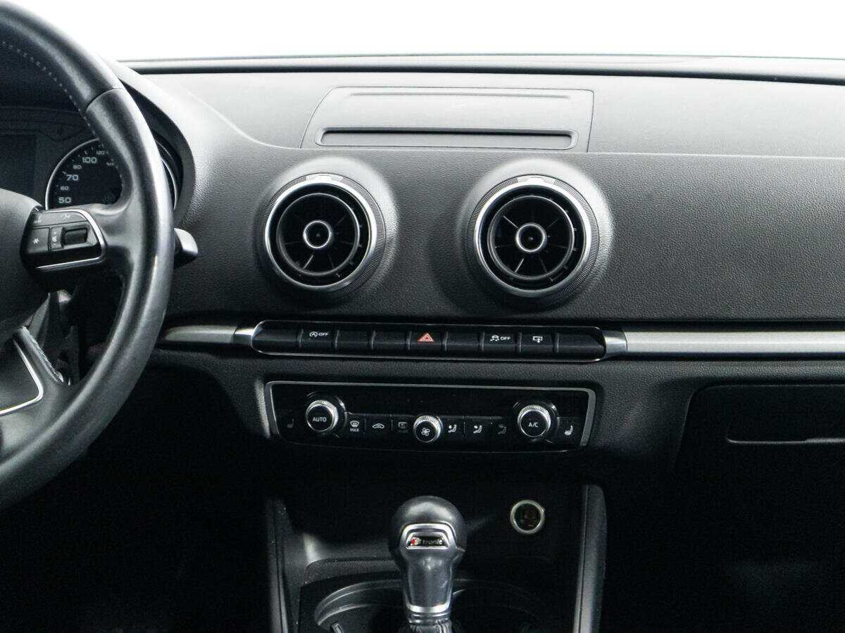 Б/У Ауди А3 2015 года. Фото: #13