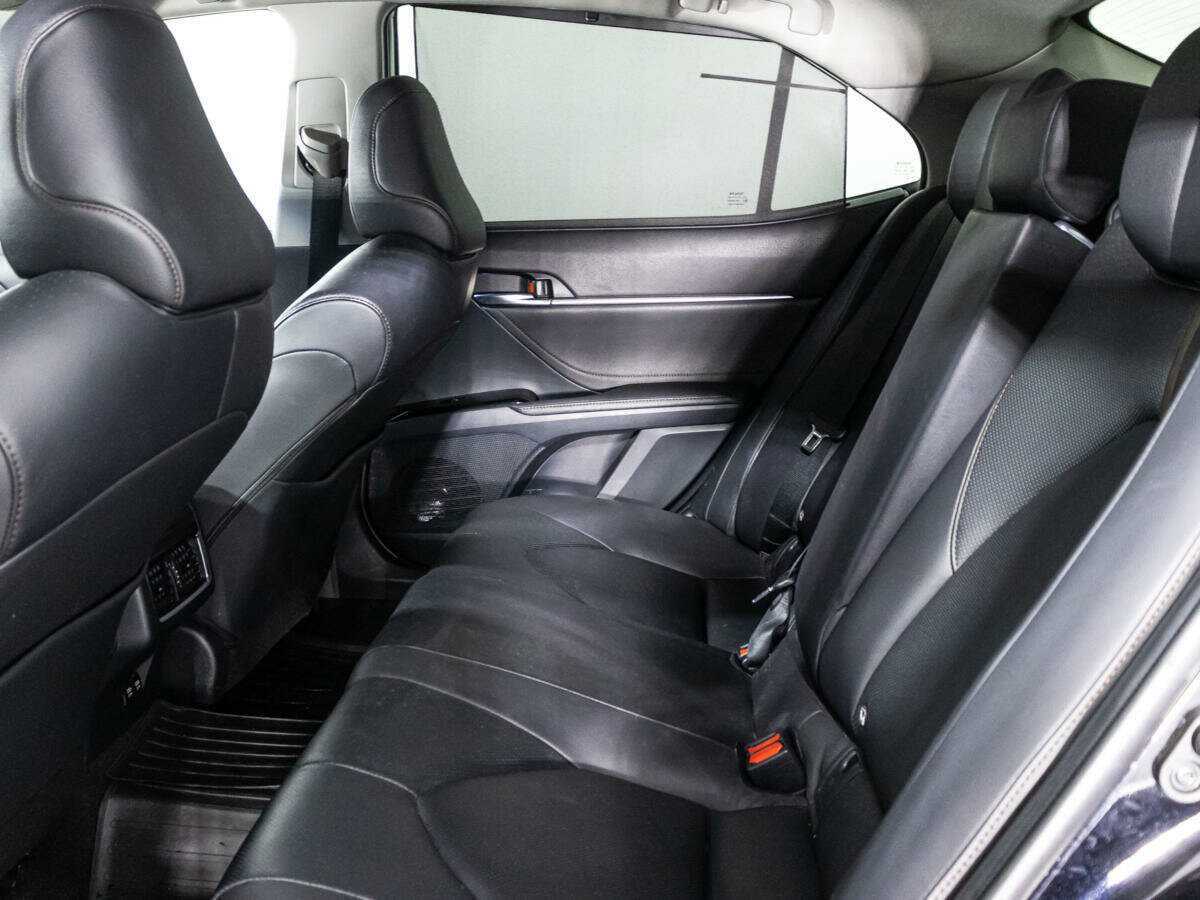 Б/У Тойота Камри 2018 года. Фото: #9