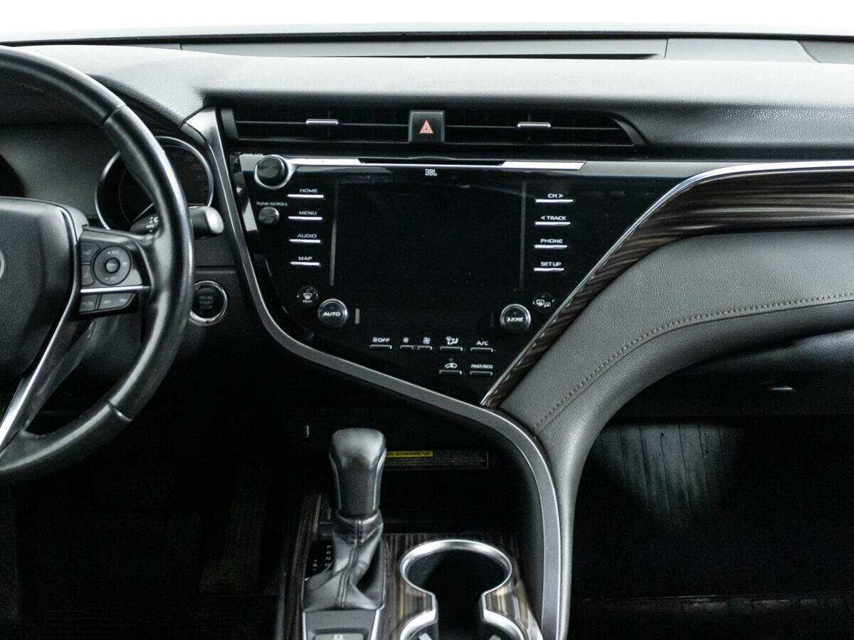 Б/У Тойота Камри 2018 года. Фото: #13