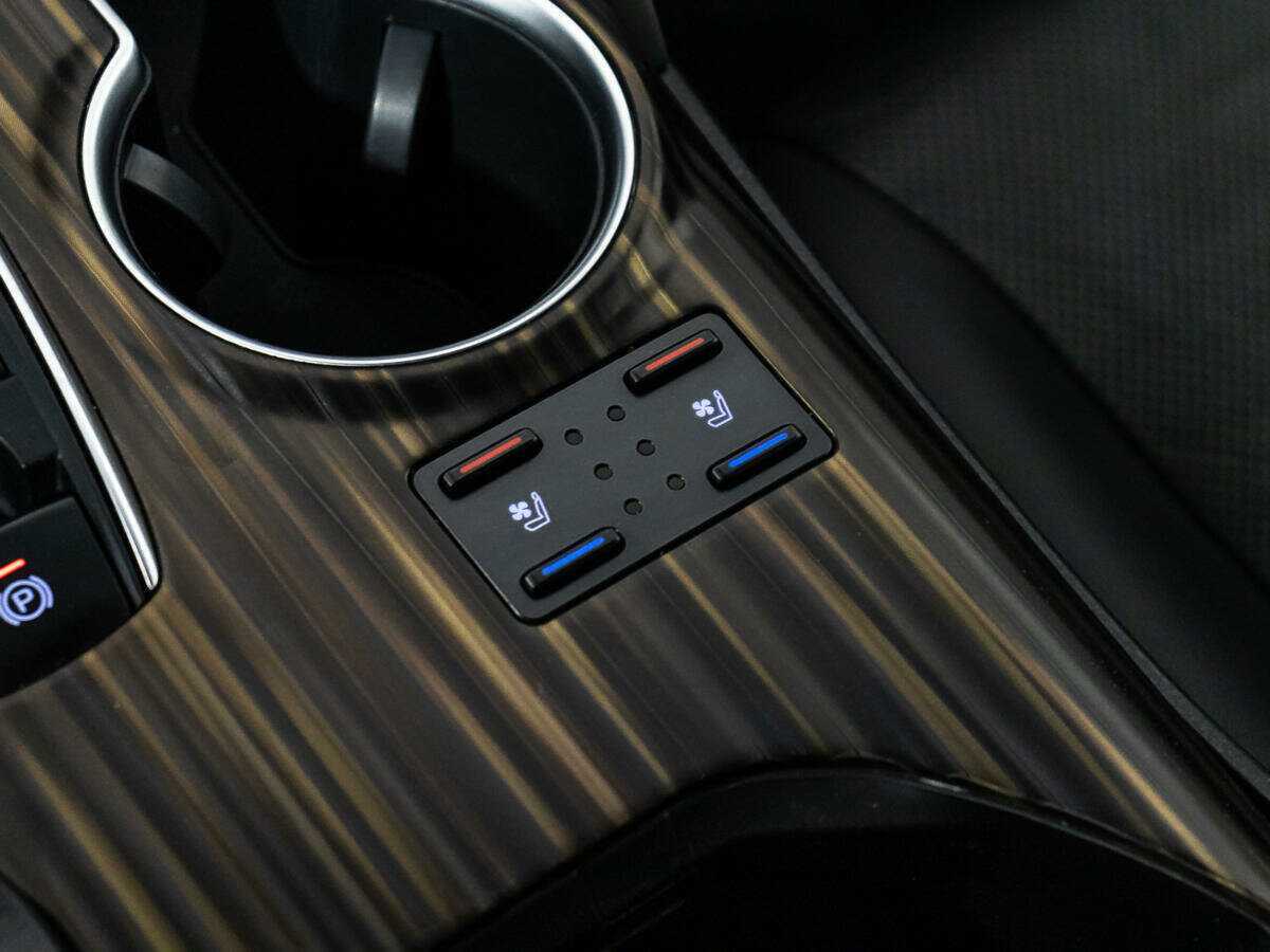 Б/У Тойота Камри 2018 года. Фото: #17