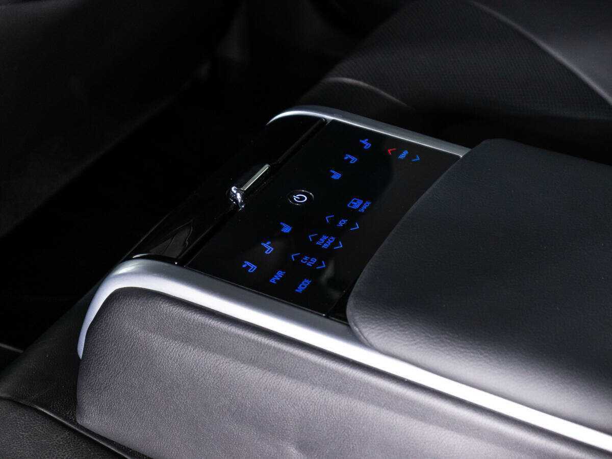 Б/У Тойота Камри 2018 года. Фото: #20