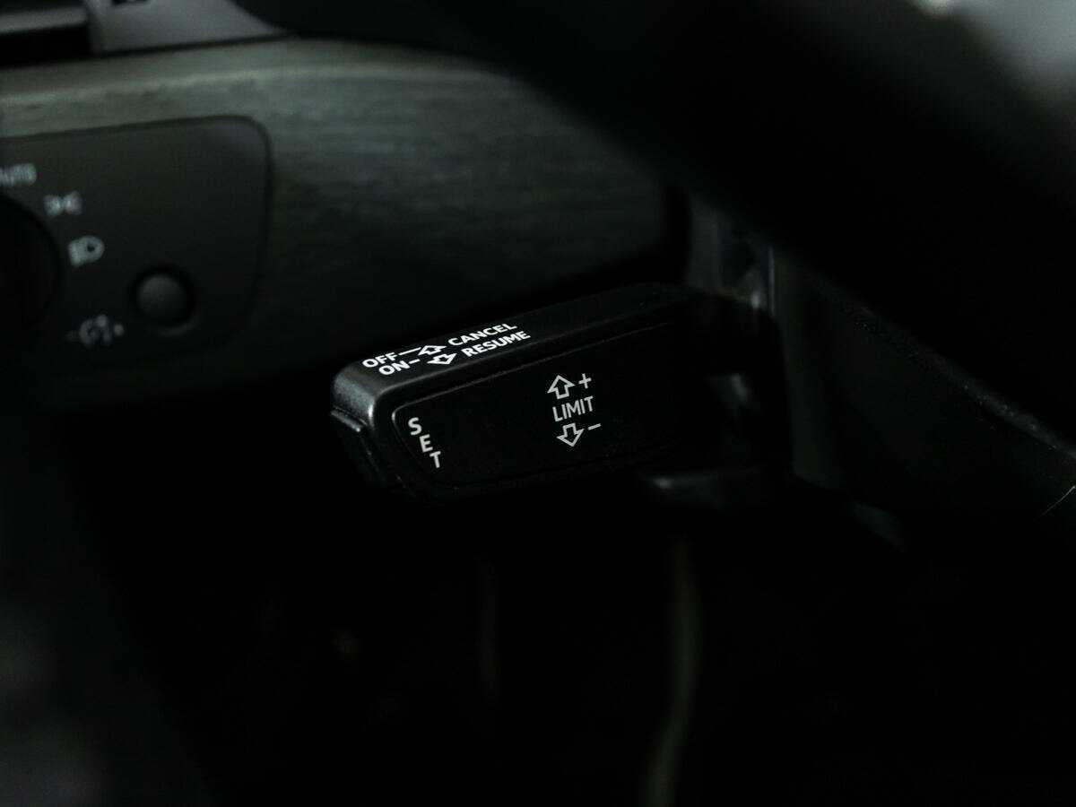 Б/У Ауди А4 2017 года. Фото: #18