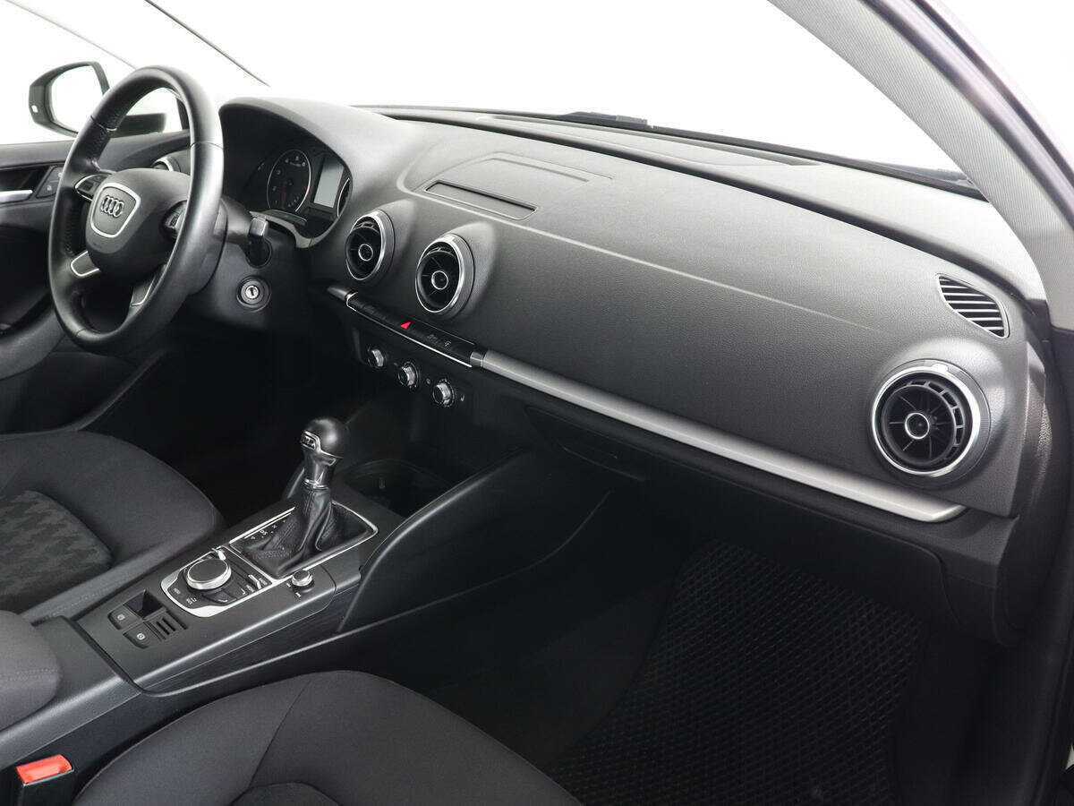 Б/У Ауди А3 2013 года. Фото: #7