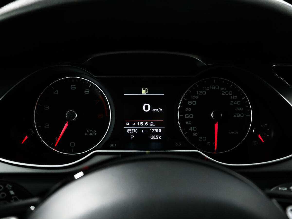 Б/У Ауди А4 2013 года. Фото: #7