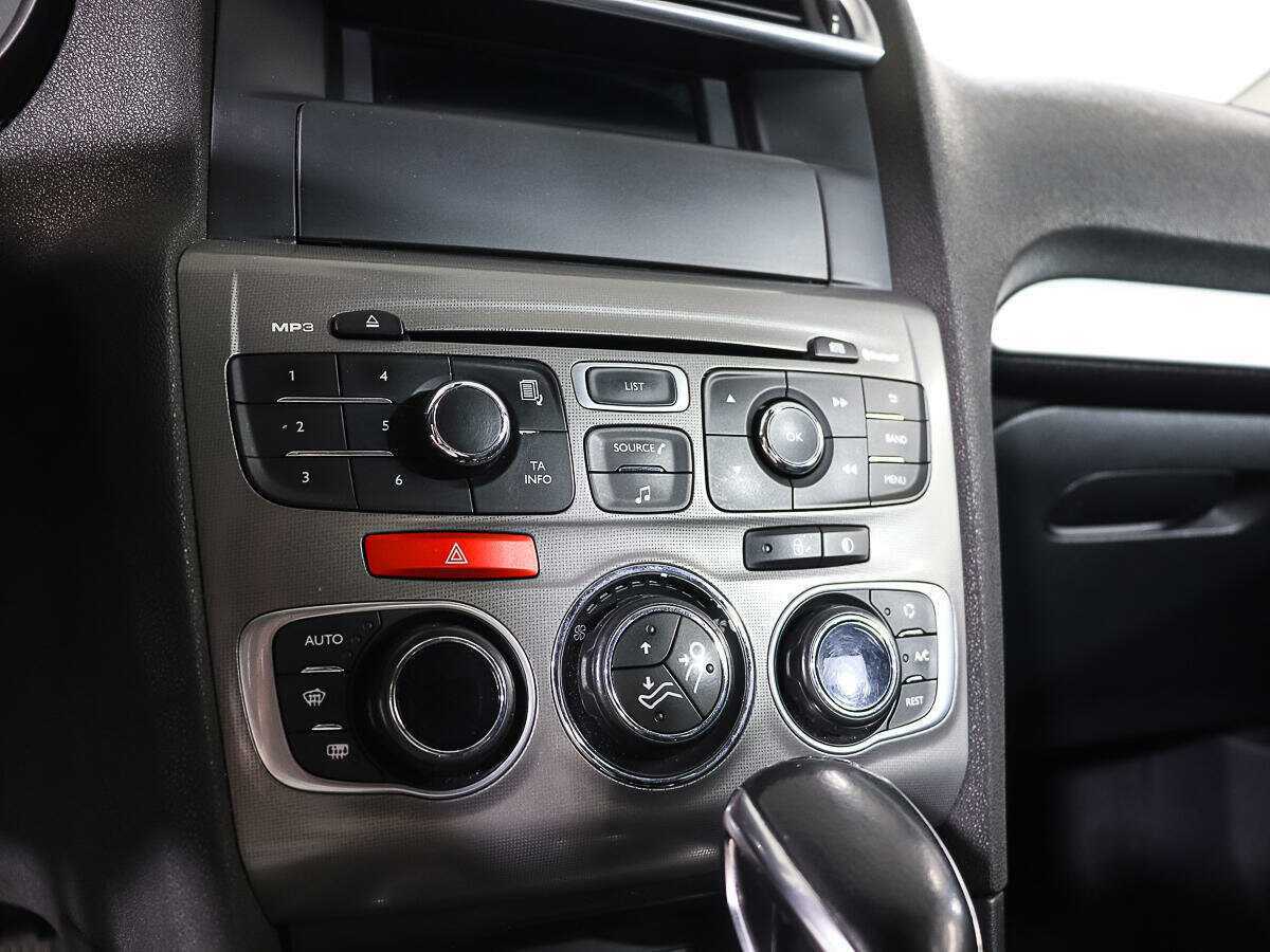 Б/У Ситроен Ц4 2017 года. Фото: #16