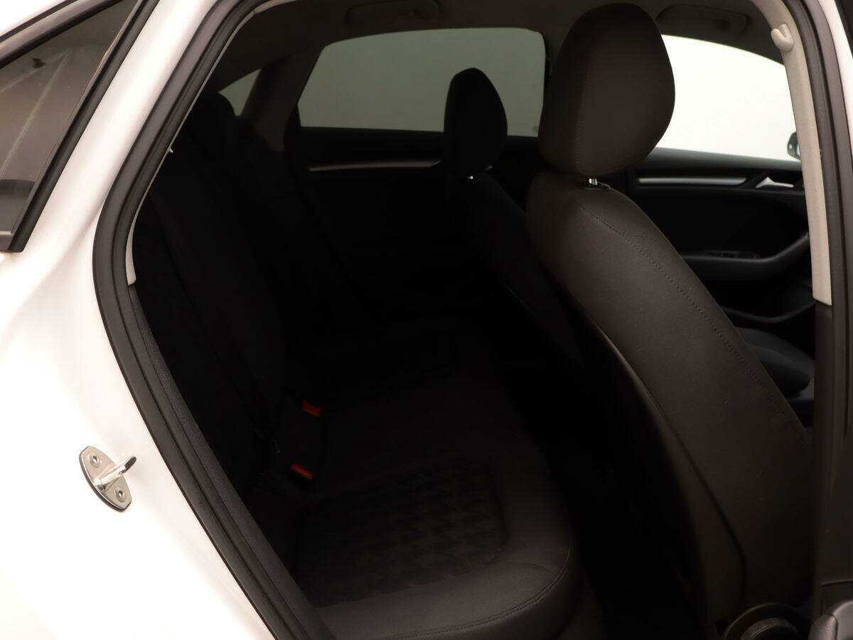 Б/У Ауди А3 2015 года. Фото: #7