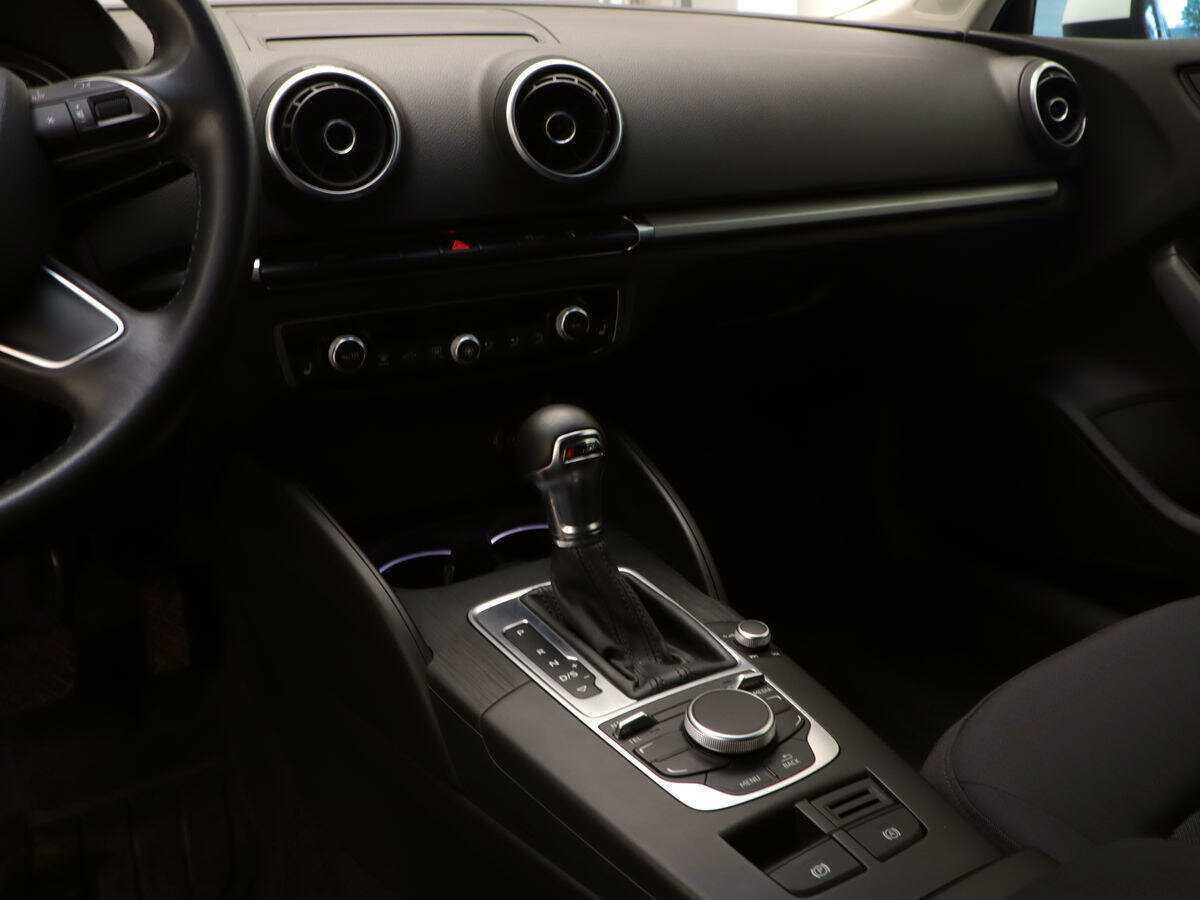 Б/У Ауди А3 2015 года. Фото: #13