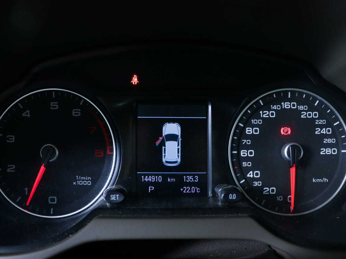 Б/У Ауди К5 2012 года. Фото: #8