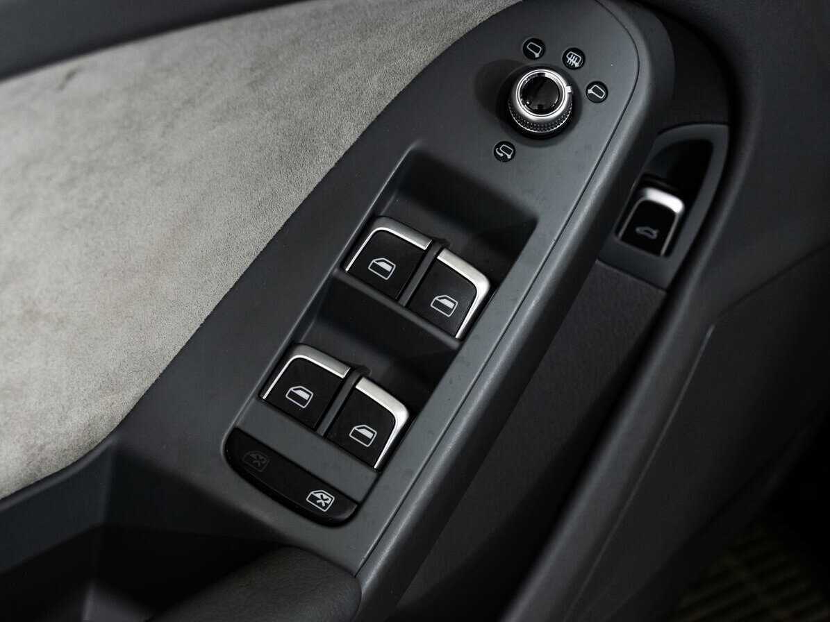 Б/У Ауди А4 2015 года. Фото: #17