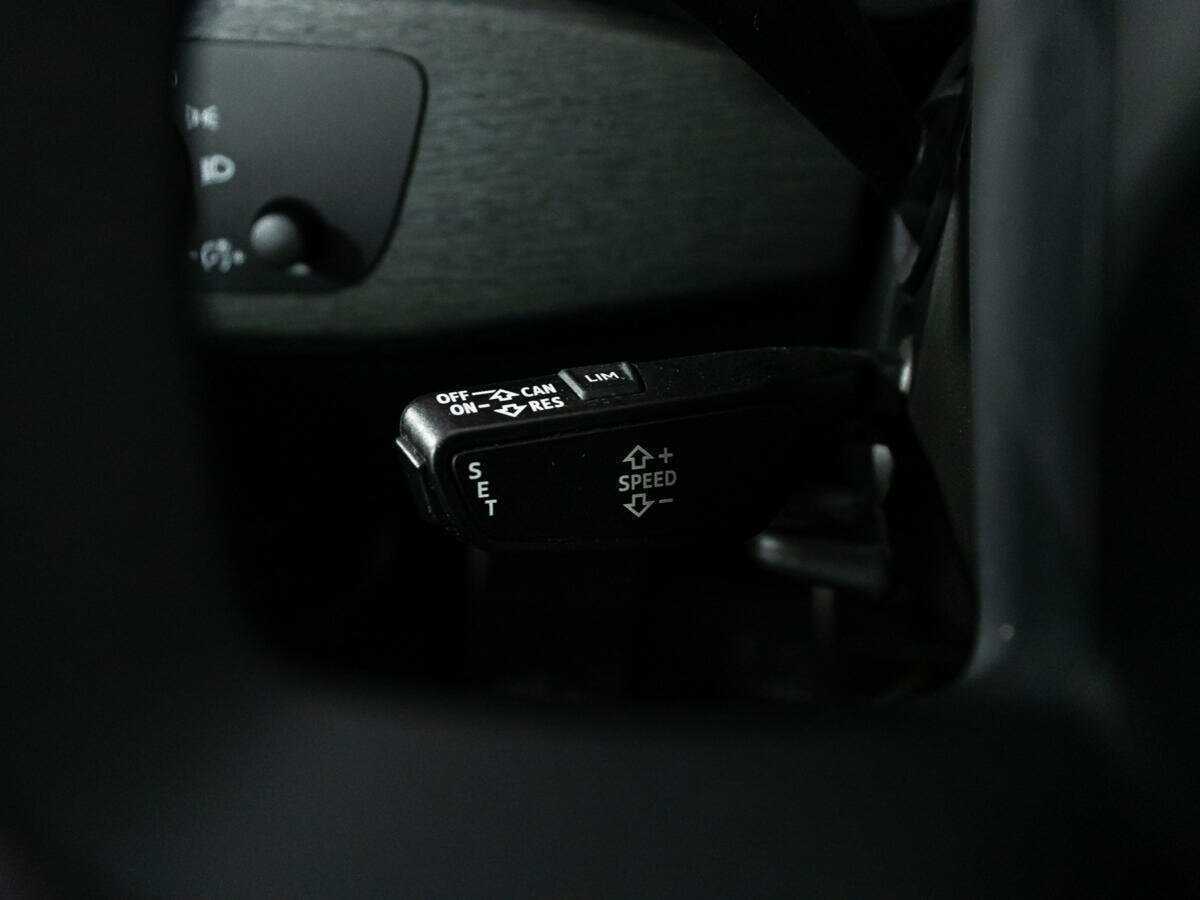 Б/У Ауди А4 2017 года. Фото: #19