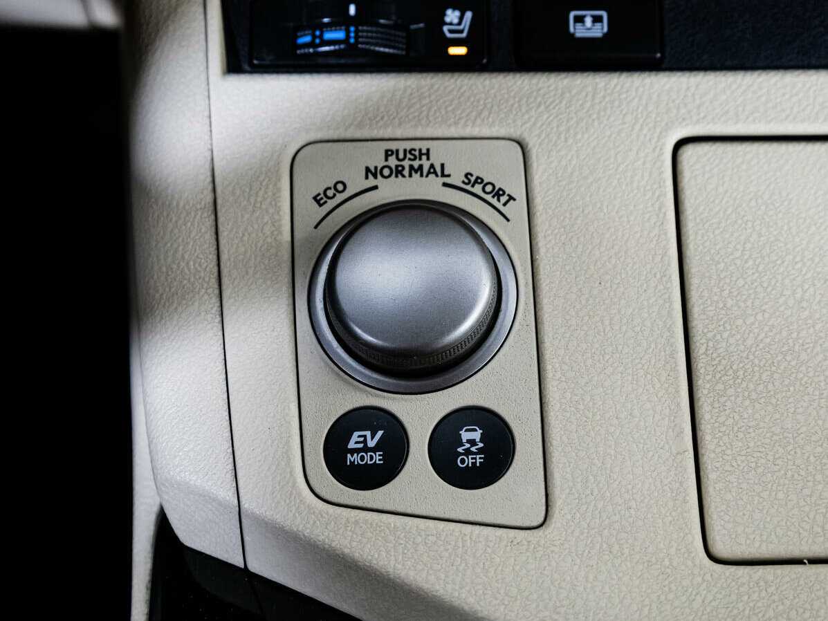 Б/У Лексус ЕС 2014 года. Фото: #14