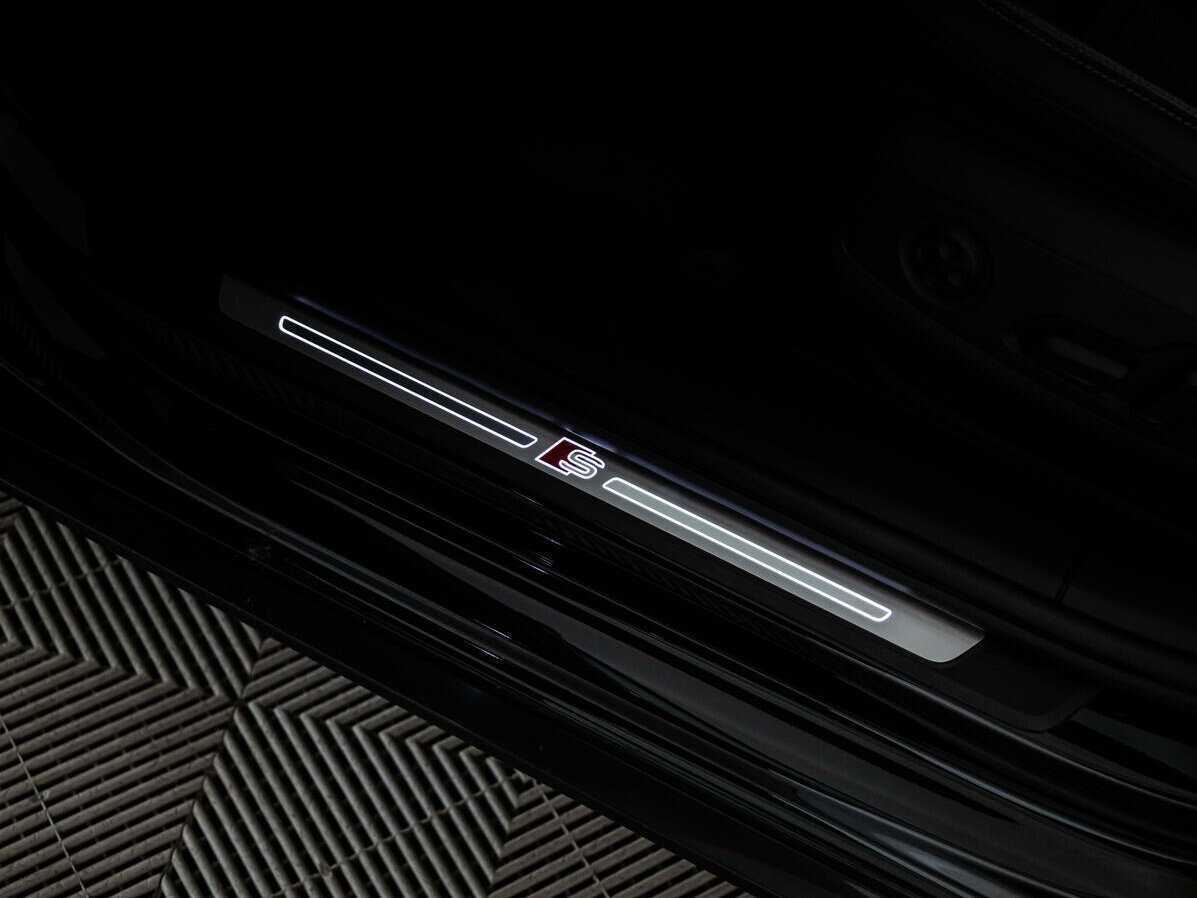 Б/У Ауди А4 2019 года. Фото: #23